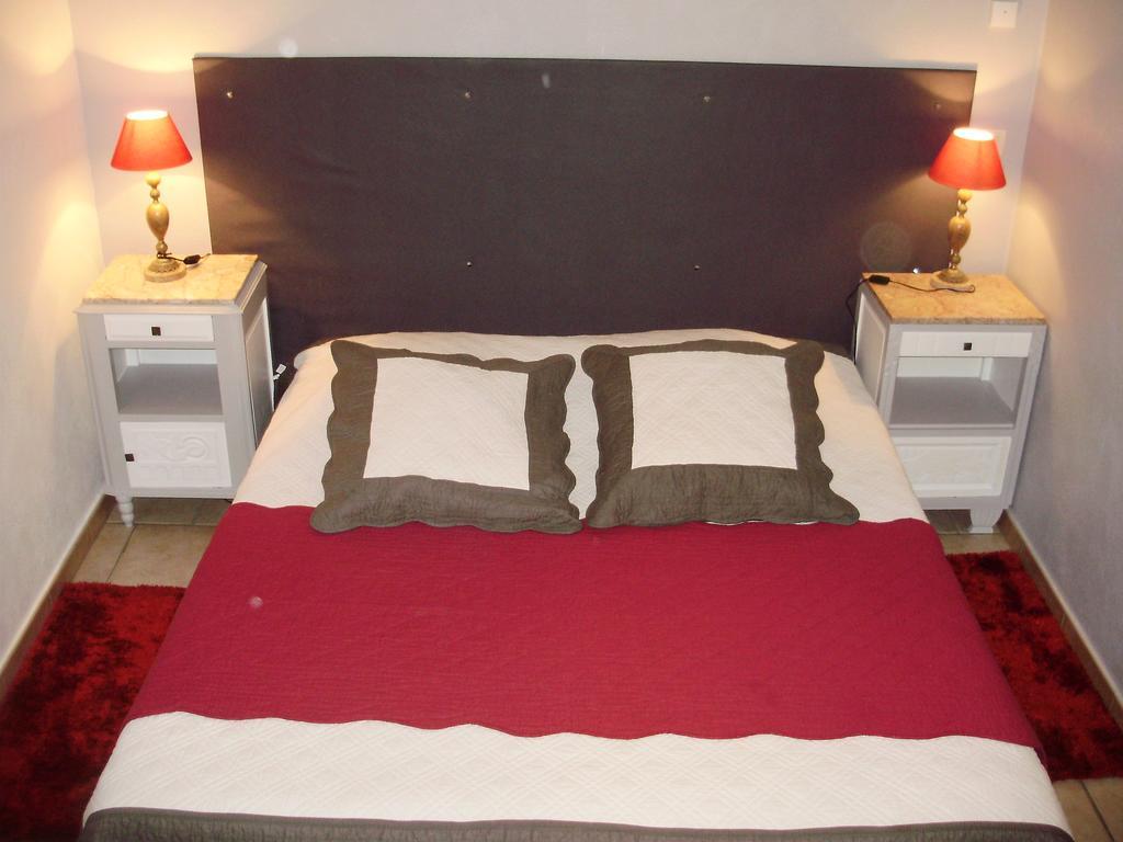 Auberge Du Bord Des Eaux - Demi-Pension Assuree Sur Reservation سانت أماند ليه أوكس المظهر الخارجي الصورة