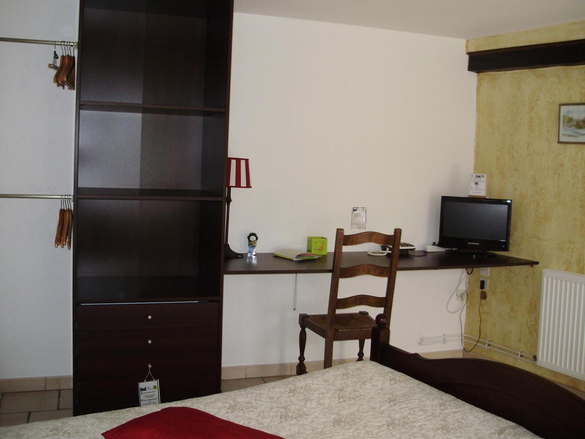 Auberge Du Bord Des Eaux - Demi-Pension Assuree Sur Reservation سانت أماند ليه أوكس المظهر الخارجي الصورة