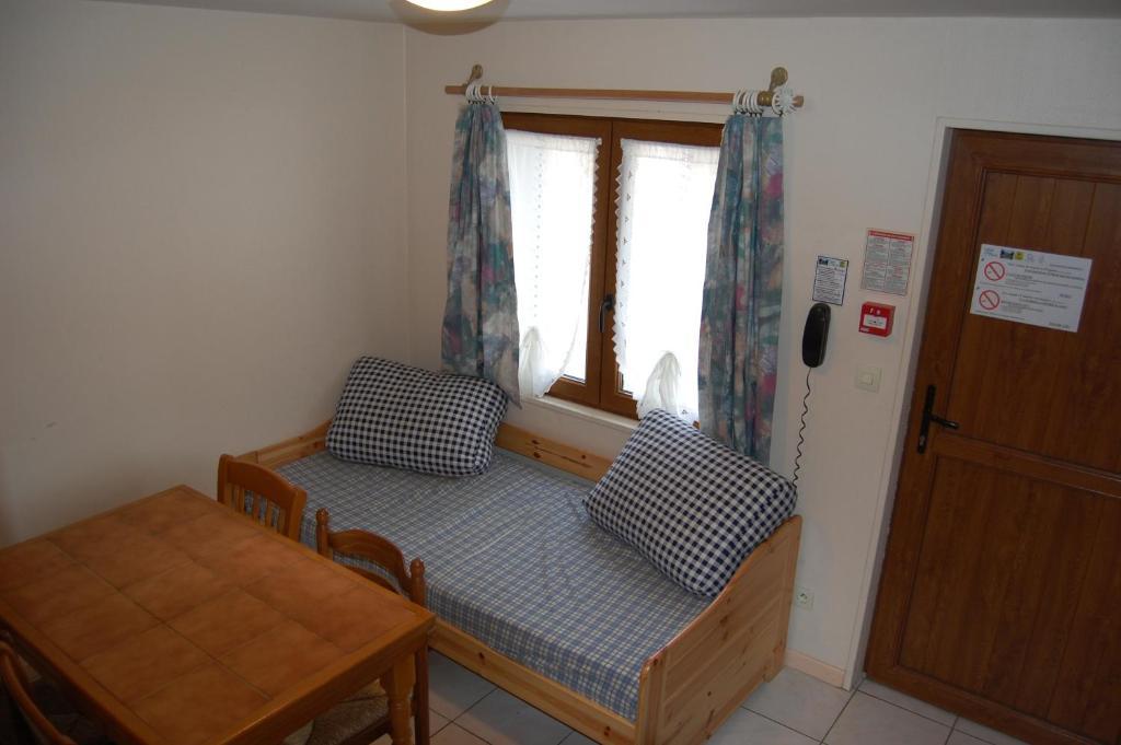 Auberge Du Bord Des Eaux - Demi-Pension Assuree Sur Reservation سانت أماند ليه أوكس الغرفة الصورة
