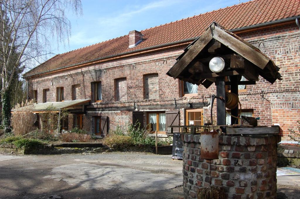 Auberge Du Bord Des Eaux - Demi-Pension Assuree Sur Reservation سانت أماند ليه أوكس المظهر الخارجي الصورة