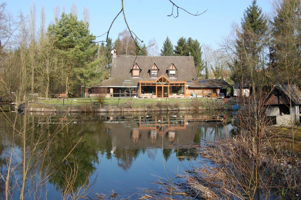 Auberge Du Bord Des Eaux - Demi-Pension Assuree Sur Reservation سانت أماند ليه أوكس المظهر الخارجي الصورة