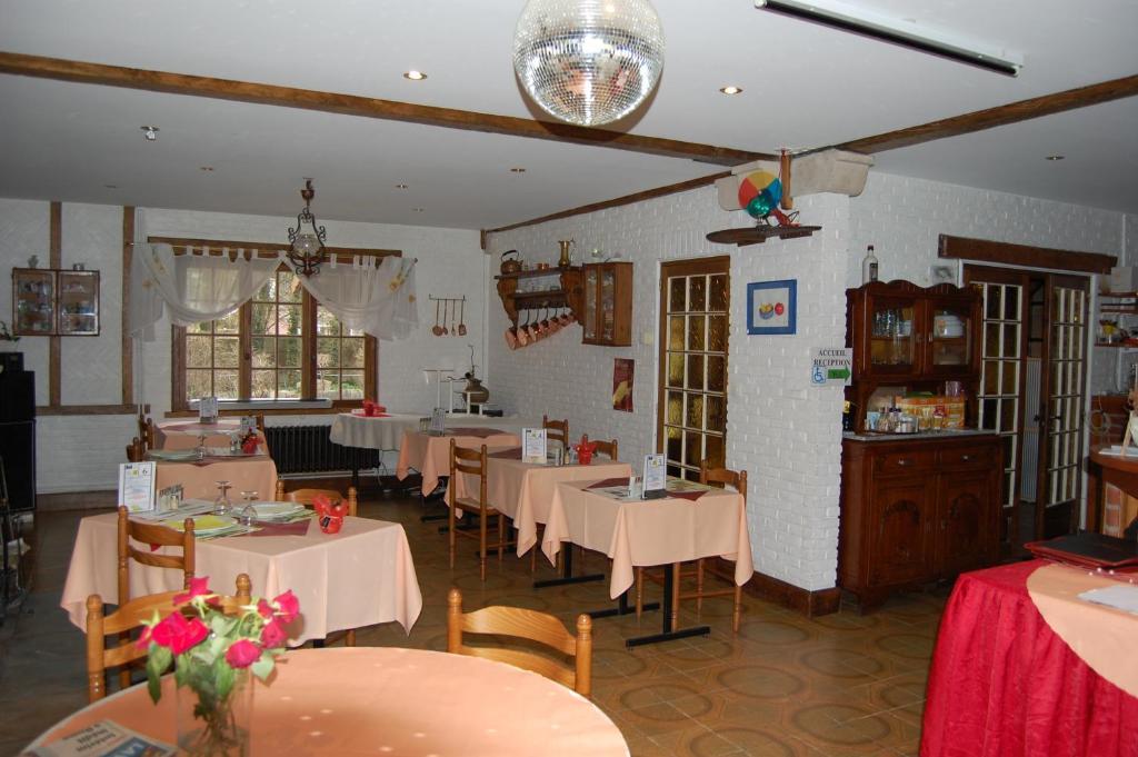 Auberge Du Bord Des Eaux - Demi-Pension Assuree Sur Reservation سانت أماند ليه أوكس المظهر الخارجي الصورة