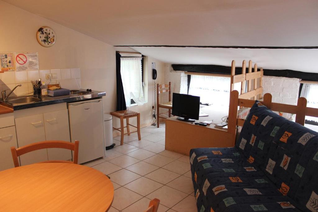 Auberge Du Bord Des Eaux - Demi-Pension Assuree Sur Reservation سانت أماند ليه أوكس المظهر الخارجي الصورة
