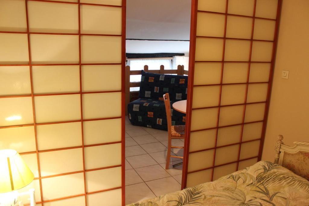 Auberge Du Bord Des Eaux - Demi-Pension Assuree Sur Reservation سانت أماند ليه أوكس الغرفة الصورة
