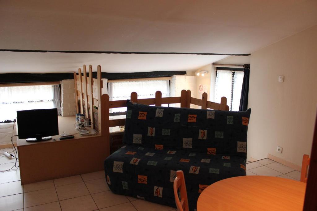 Auberge Du Bord Des Eaux - Demi-Pension Assuree Sur Reservation سانت أماند ليه أوكس الغرفة الصورة