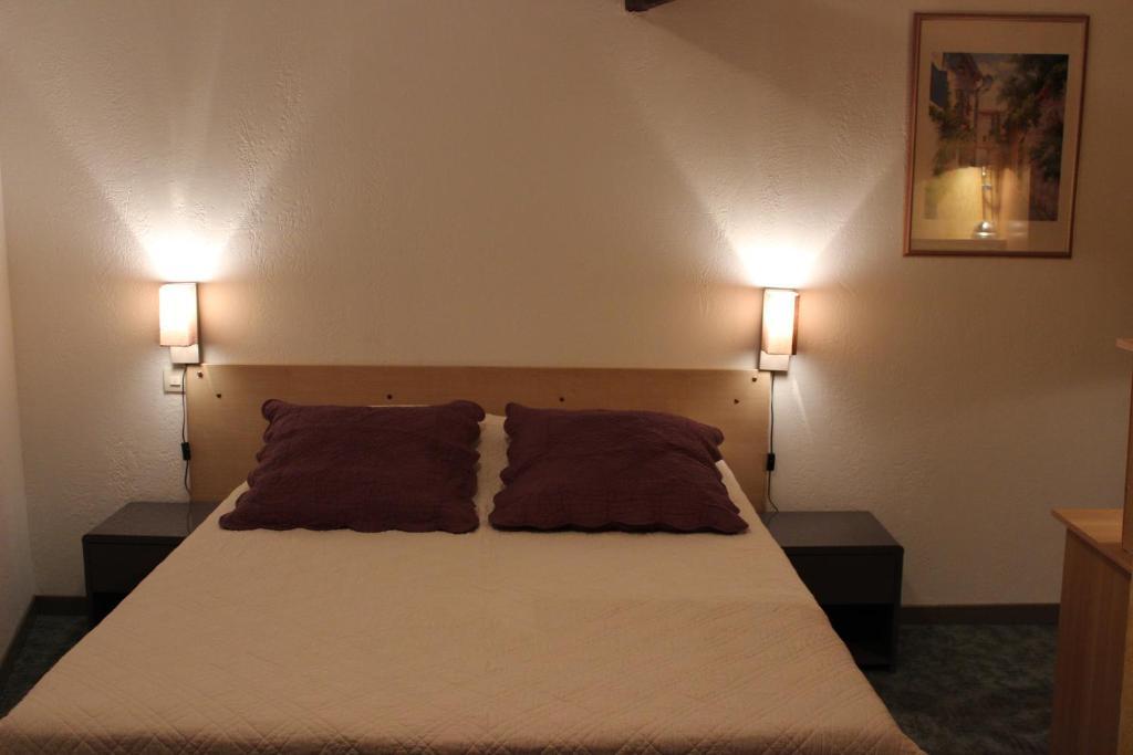 Auberge Du Bord Des Eaux - Demi-Pension Assuree Sur Reservation سانت أماند ليه أوكس الغرفة الصورة